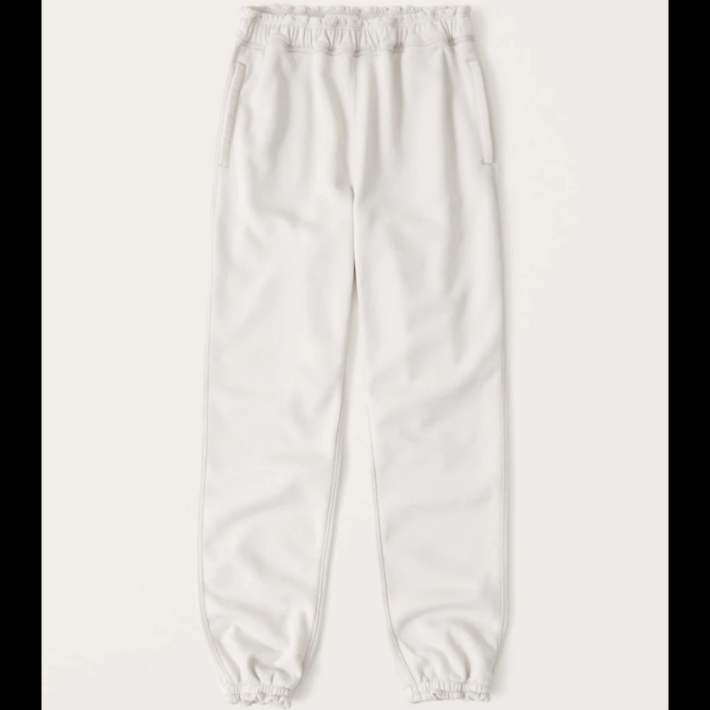 NWT A&F Classic Sweatpants in Limestone